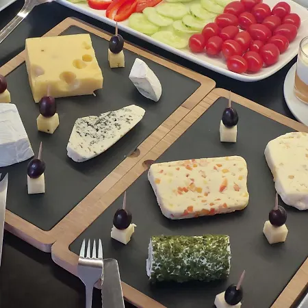 Guest house Three 3*