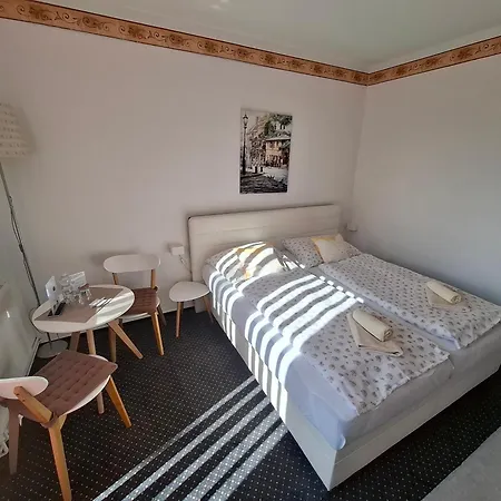 Three Guest house 3*